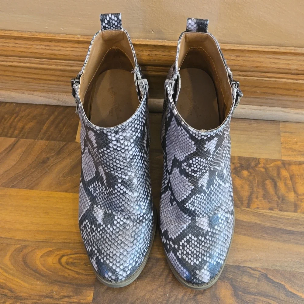 Snakeskin look boots, size 7